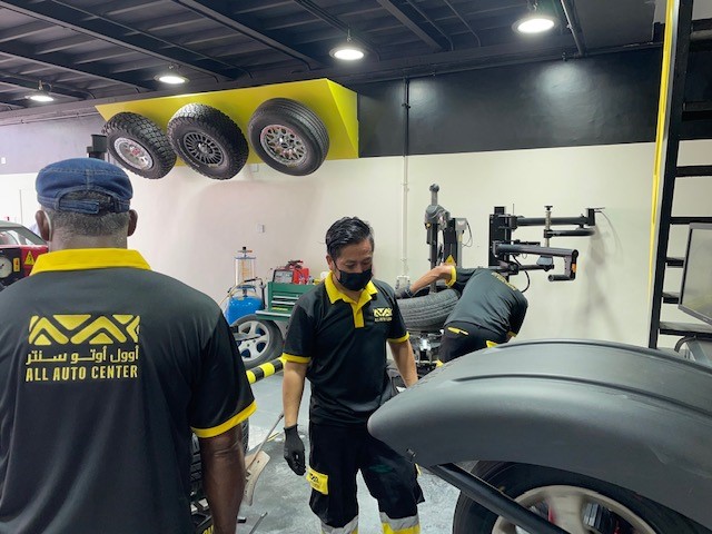 All Auto Center Workshop Lift
